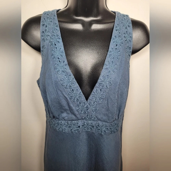 Sutton Studio 100% Linen Maxi Dress Eyelet Floral Detailng sz 12P - Picture 2 of 9